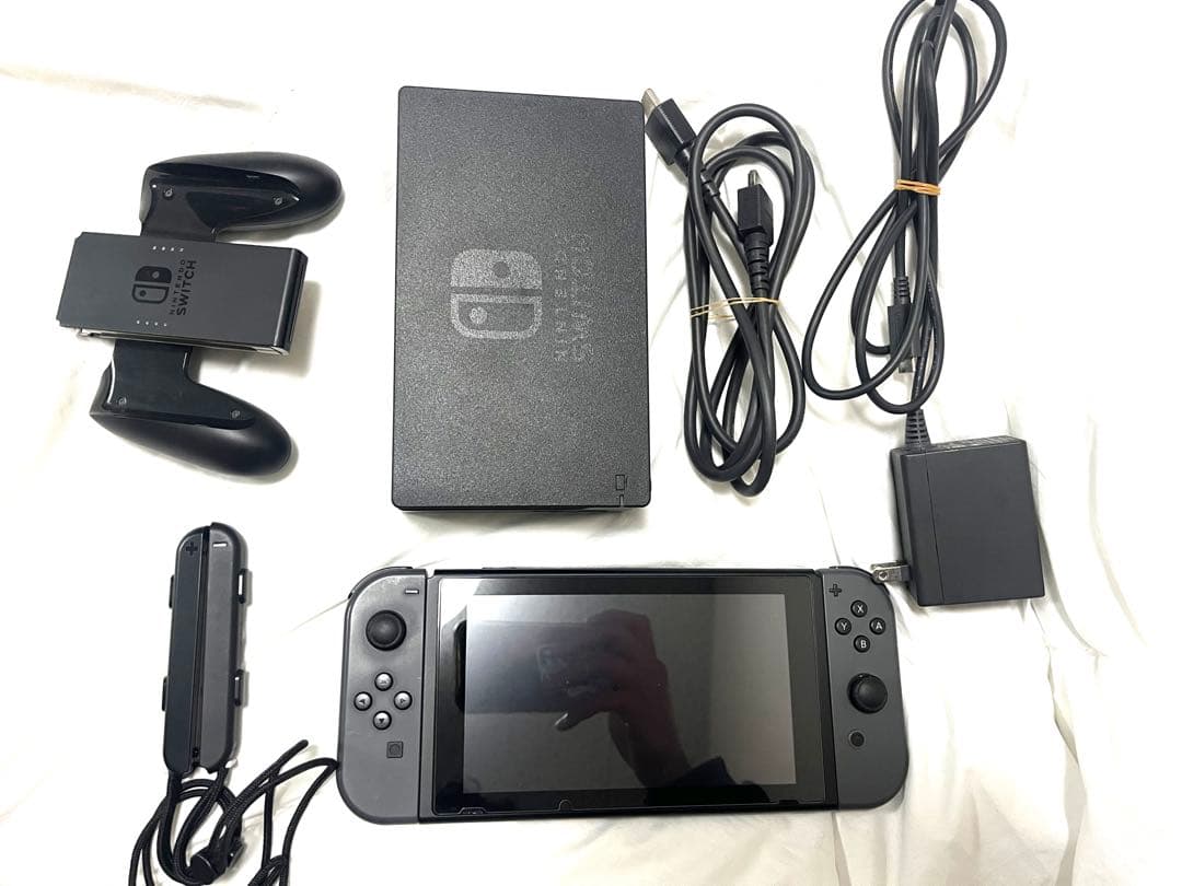 Nintendo Switch 本体 グレー 周辺機器付き - メルカリ