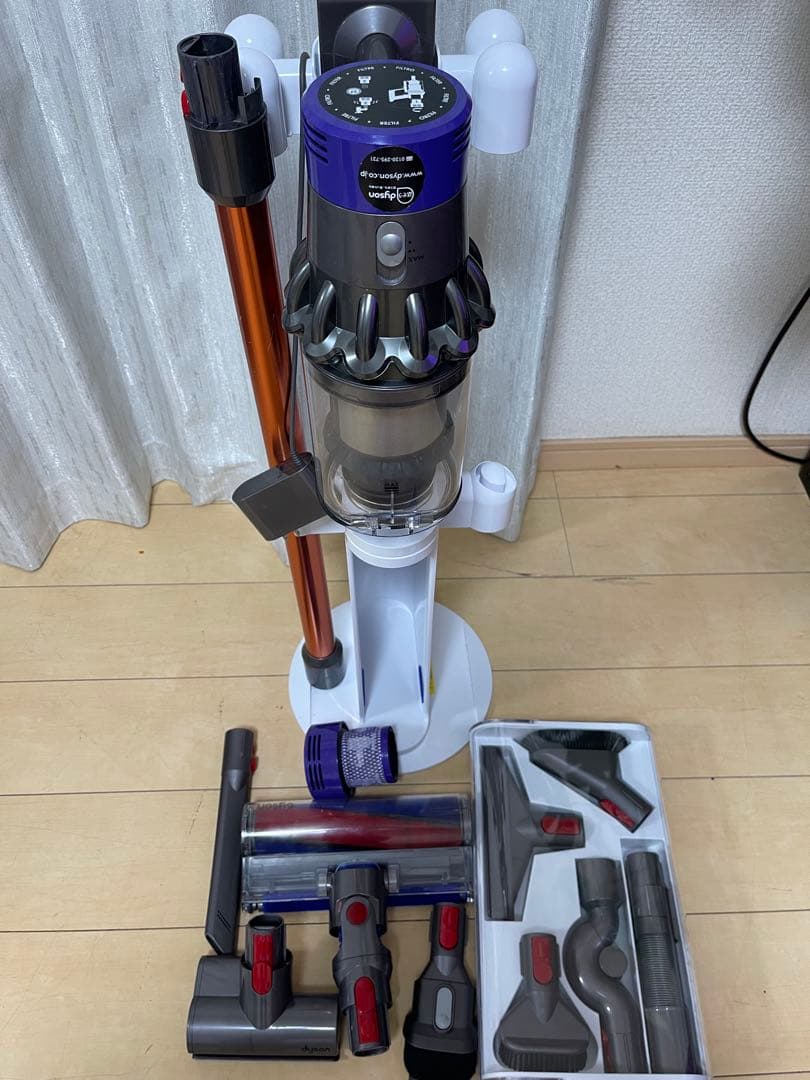 【美品】dyson V10 SV12　純正フロアドック付エコーモード62分 Amazon | ダイソン Dyson SV12DOK [Dyson Cyclone V10 フロアドック