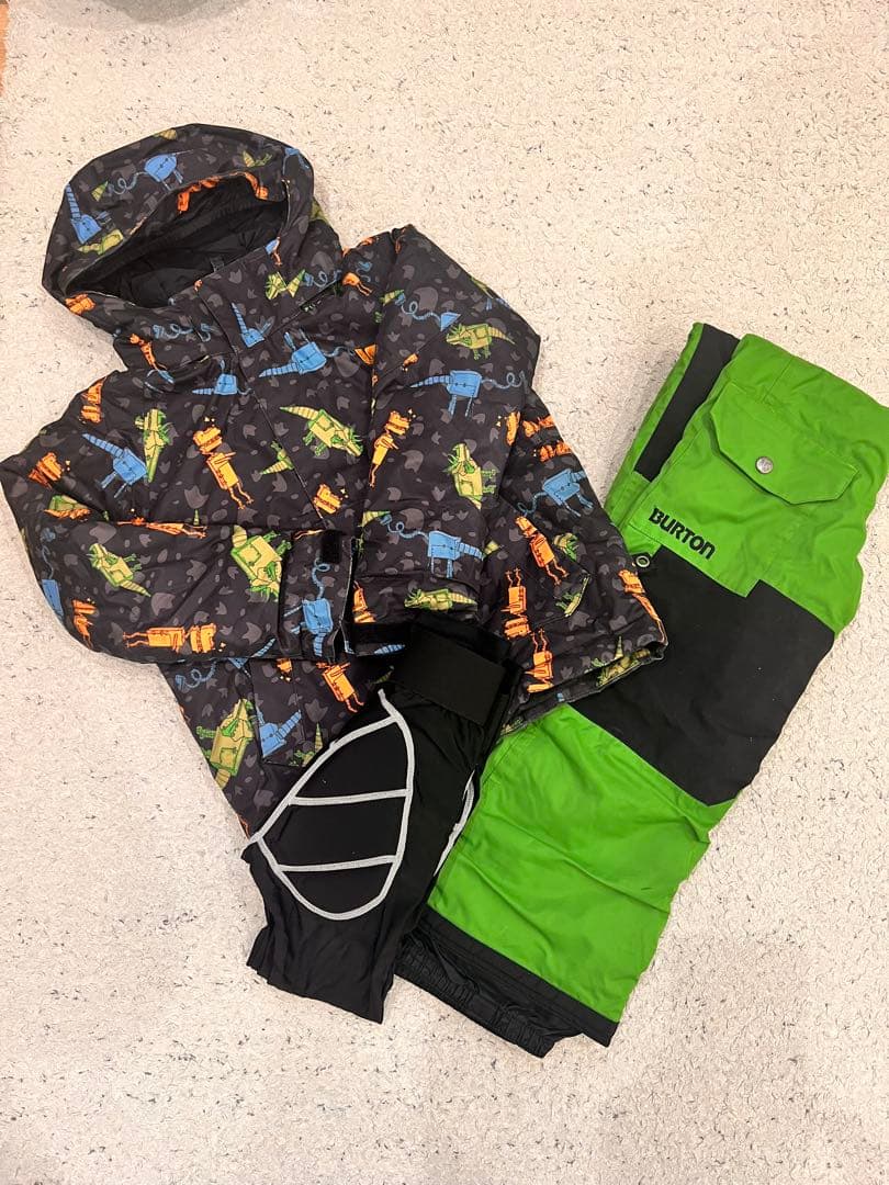 5/6T Burton 恐竜柄 スノーボードウェア（子ども用） - メルカリ