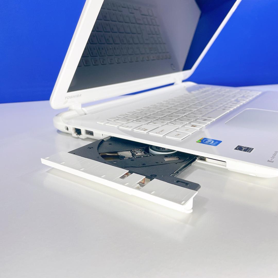 DVD視聴や書類作成に最適❣️ホワイト✨快適SSD✨東芝ノートパソコン
