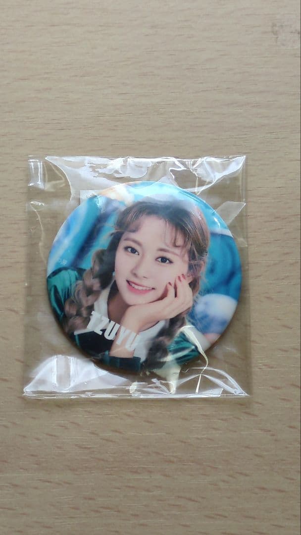 TWICE ツウィ 缶バッジ TWICELIGHTS in japan 3周年 - メルカリ