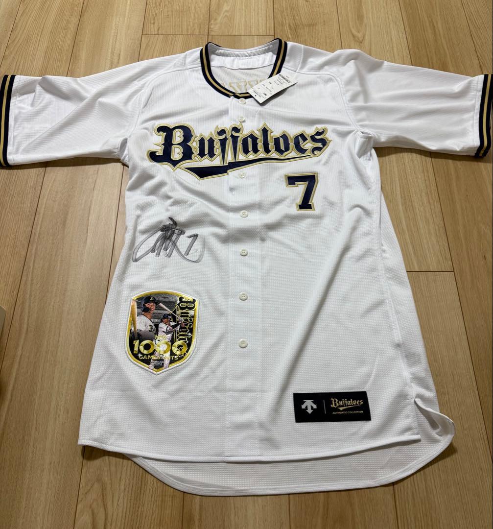 西川龍馬選手通算1000試合出場＆1000安打達成記念 ユニフォーム - メルカリ