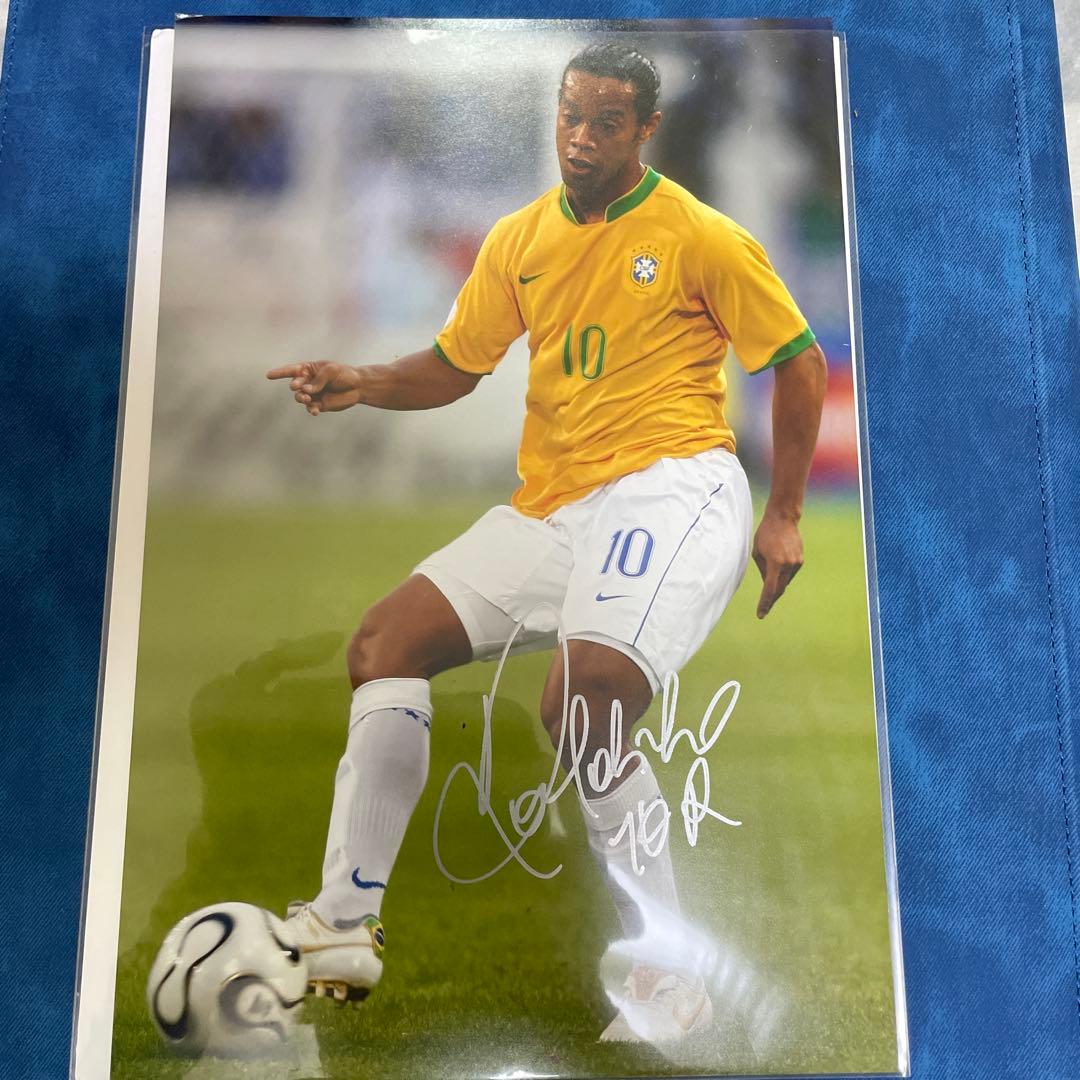 ロナウジーニョ サイン入り写真 10番 証明書付き - メルカリ