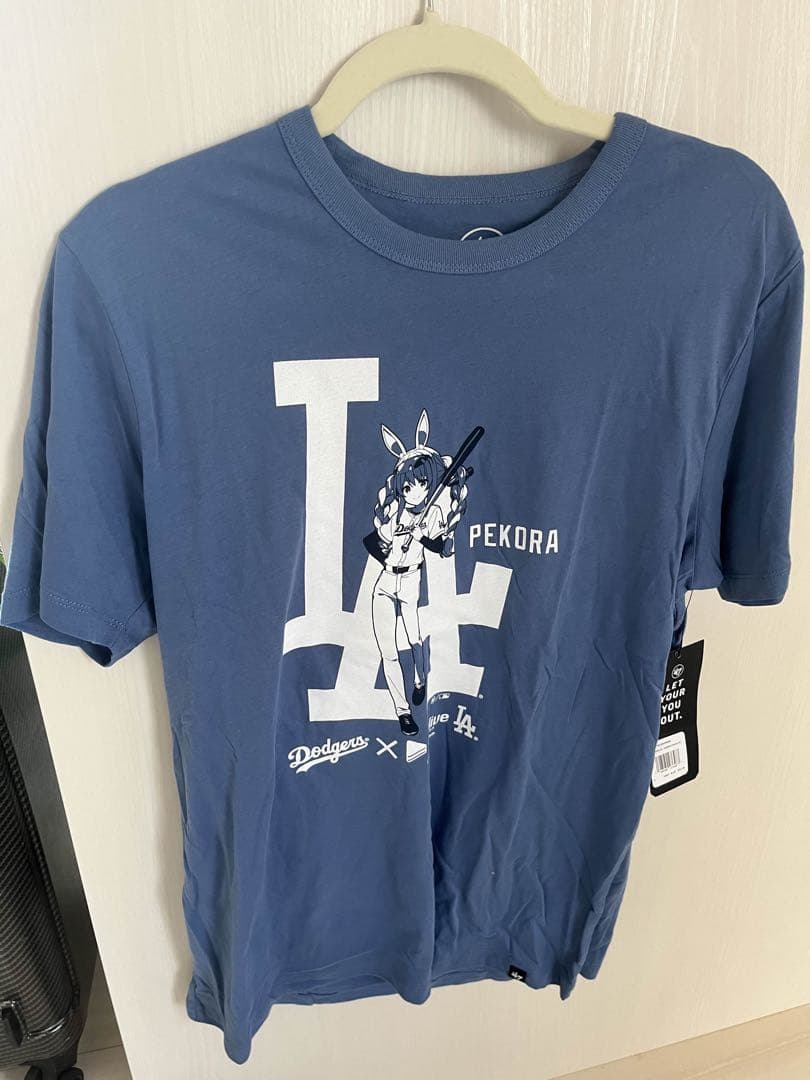 ホロライブ ドジャースTシャツ、カード三枚 セット - メルカリ