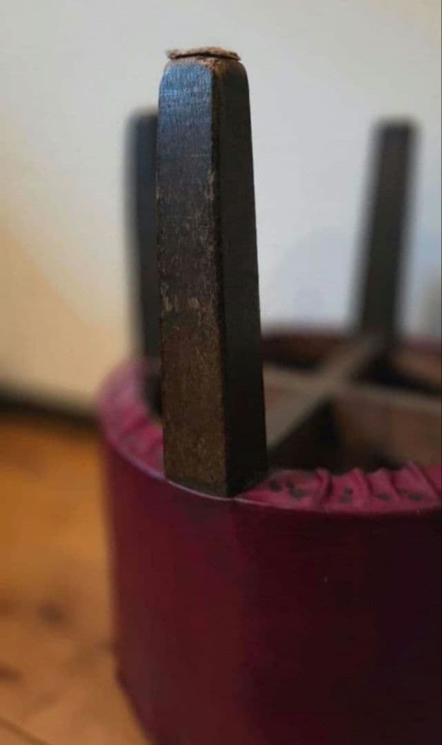 ☆アンティーク/レザー製バーガンディ円形スツール☆ - メルカリ