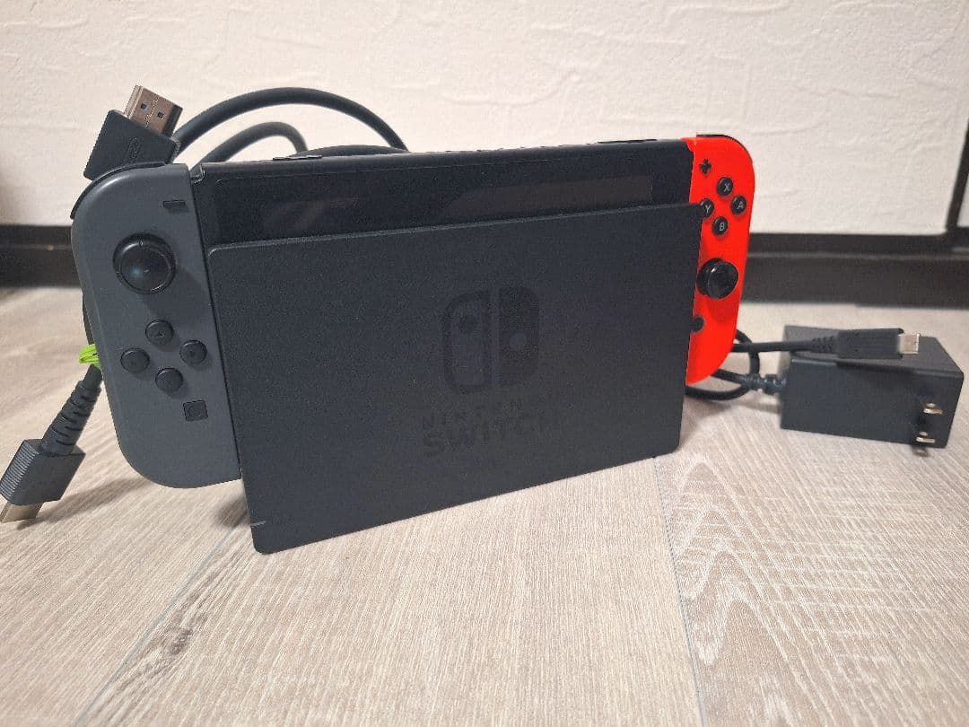 i*6様 Nintendo Switch 本体 グレー/レッド Amazon.co.jp: Nintendo Switch 本体 (ニンテンドースイッチ) Joy-Con