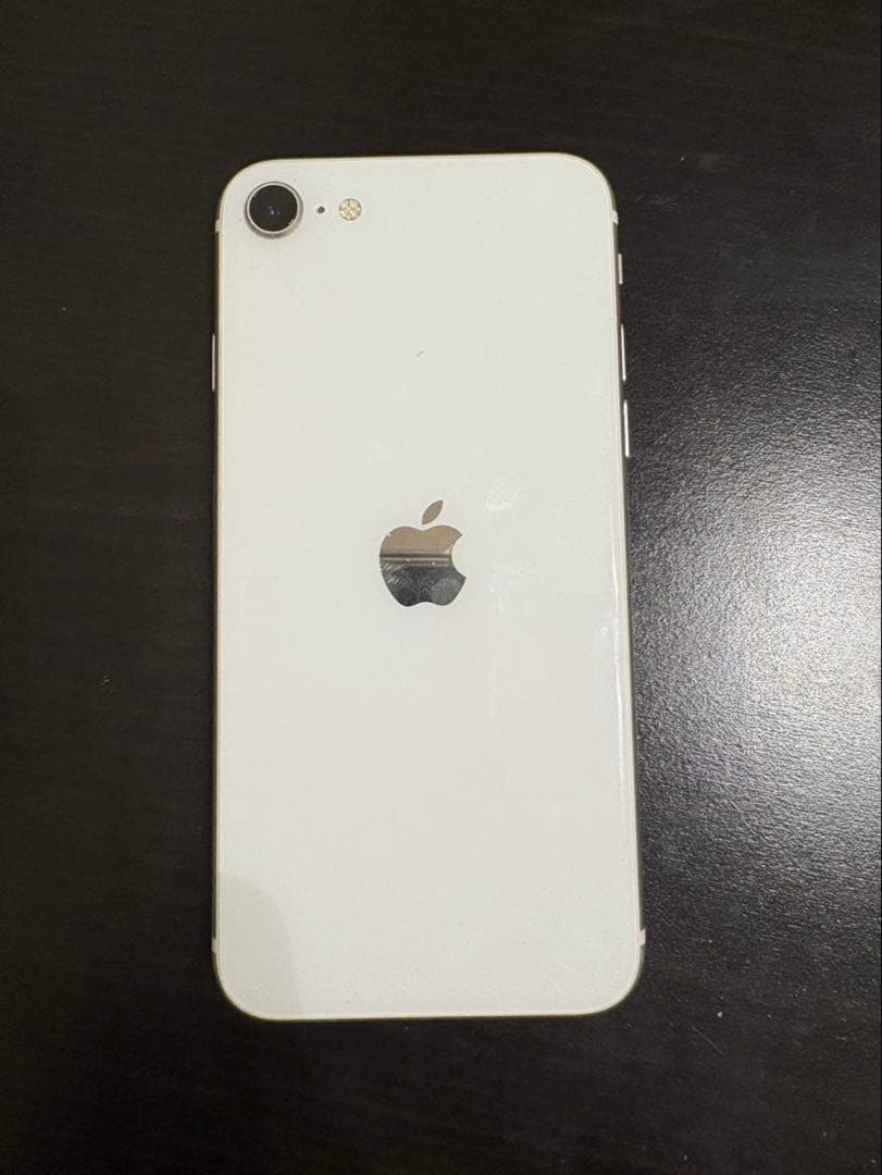 れ*い様 Apple iPhone SE (第2世代) ホワイト iPhone SE (第2世代) 128GB ホワイト (製造番号：358397347274647