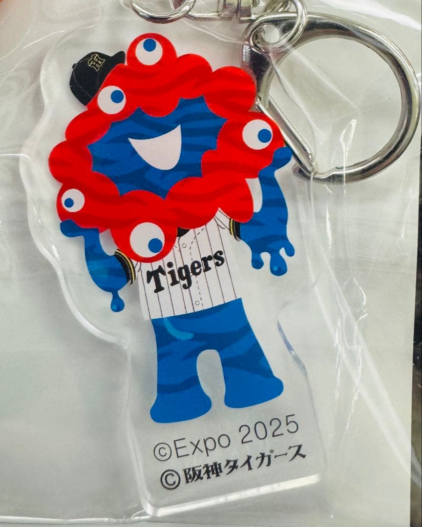 限定品】阪神タイガース×ミャクミャク コラボアクリルキーホルダー