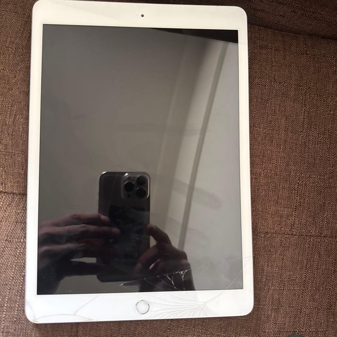 Apple iPad A2198 ホワイト　ジャンク品　大幅値下げ可能❗️ Amazon.co.jp: 【整備済み品】 Apple iPad (第8世代) Wi-Fi 128GB