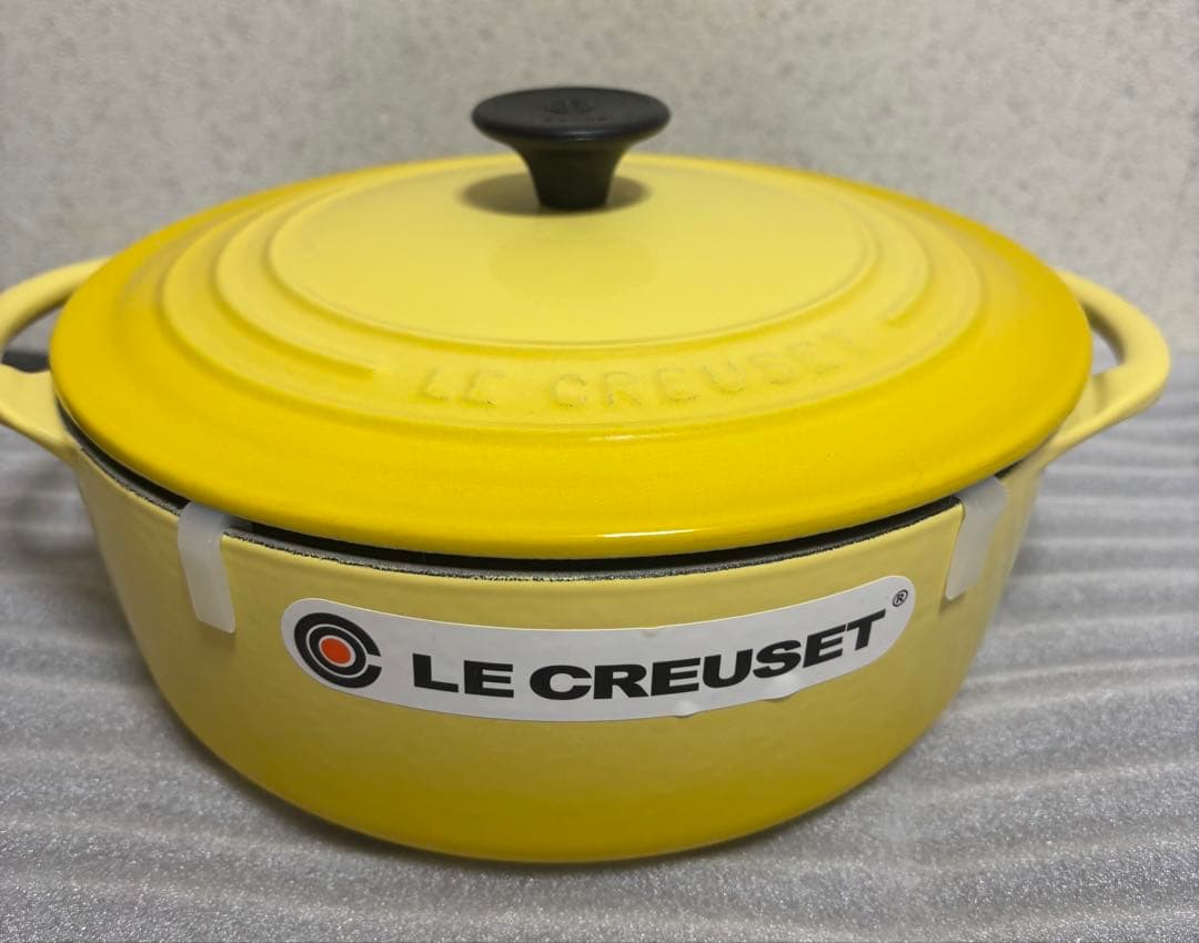 ル・クルーゼ鍋　22cm イエロー Amazon｜ル・クルーゼ/ルクルーゼ(Le Creuset) 両手鍋 ココットロンド