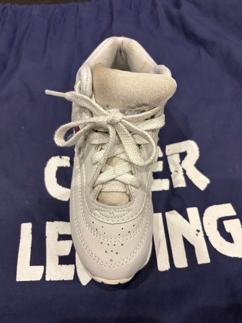 【‼️値下げ‼️】チアリーディングシューズ　varsity 19.0cm