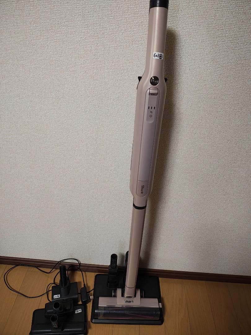 シャーク★コードレスクリーナー★CS601JPK★バッテリー新品と同等★4 Shark（シャーク） Shark EVOPOWER SYSTEM ADV コードレススティック