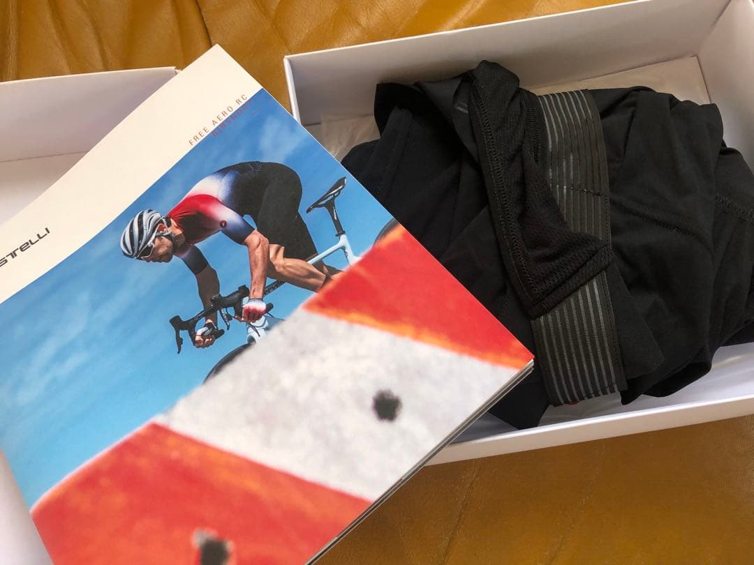 新品未使用 カステリ Free Aero RC Bibshorts CASTELLI】ちょー渋いビブショーツ入荷してます！ | サイクルウェアの