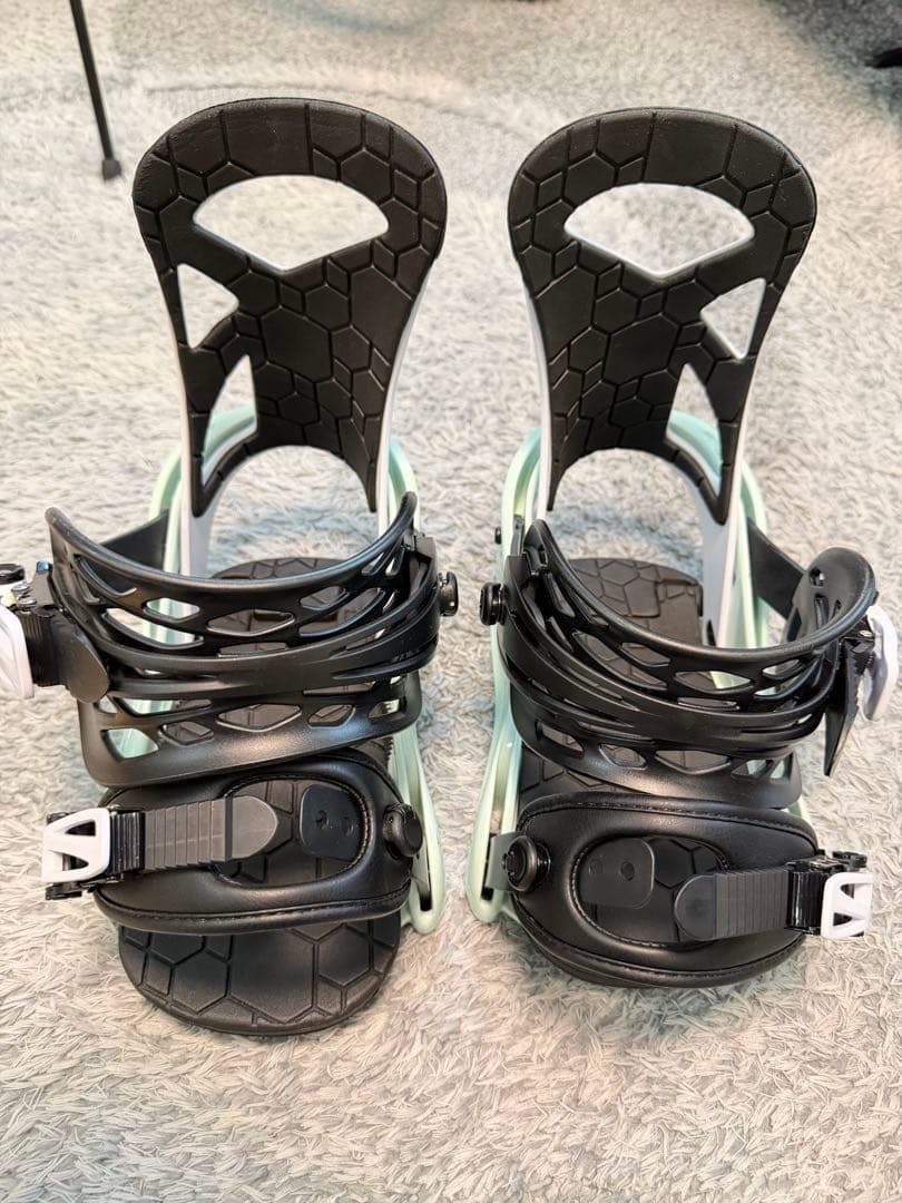 Burton スノーボードビンディング キッズ スモール ブラック/ミント BURTON Kids' Grom Disc Snowboard Bindings スノーボード