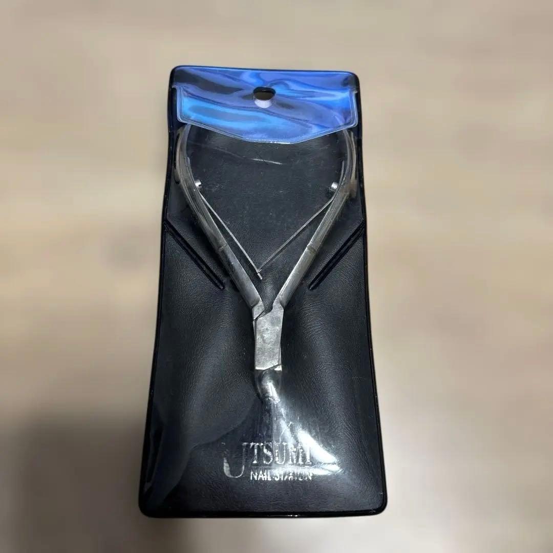 UTSUMI ネイル用ニッパー爪切り 収納ケース付き 甘皮 - メルカリ