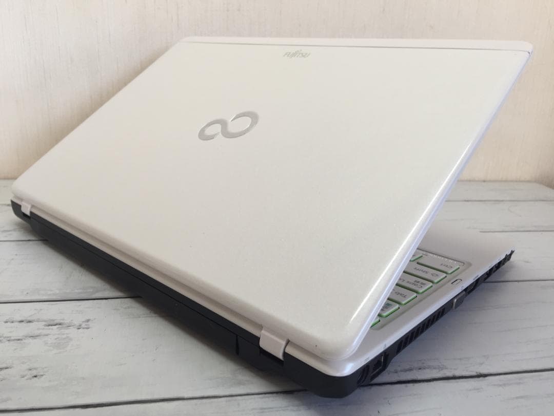 LIFEBOOK SH54 13.3型/薄型/Office2024/win11 - メルカリ