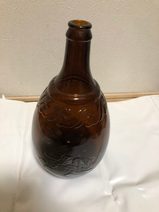 キリンビール　ガラス瓶　レトロ レトロ瓶 ビール瓶 右横書き 時代物 ガラス 昭和 逆文字のキリンビール