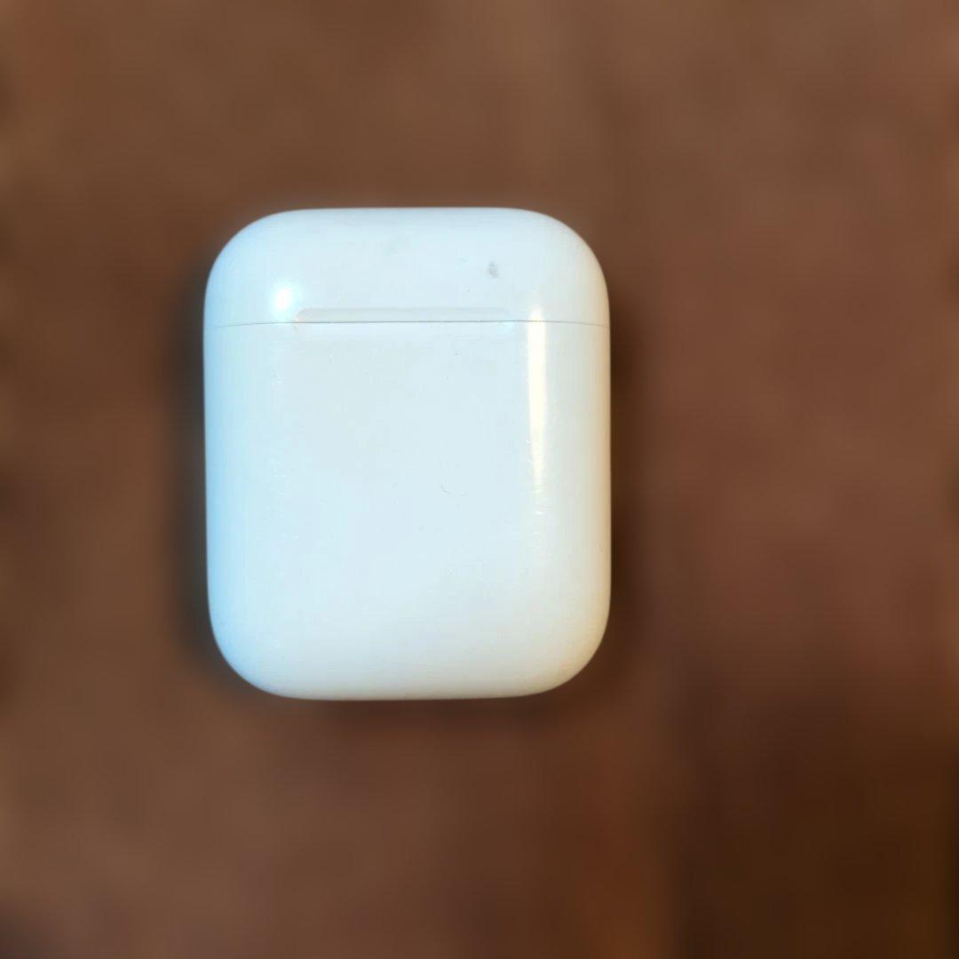 初代】AirPods本体 ホワイト 充電ケース付き ジャンク 正規品 - メルカリ