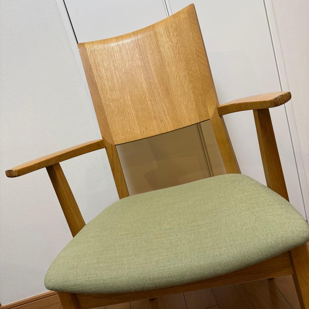 【送料無料】日進木工1脚 高級アームチェア グリーン美品 座り心地抜群 日本製 現品SALE］日進木工 アームチェア ウォールナット材 / ウレタン塗装