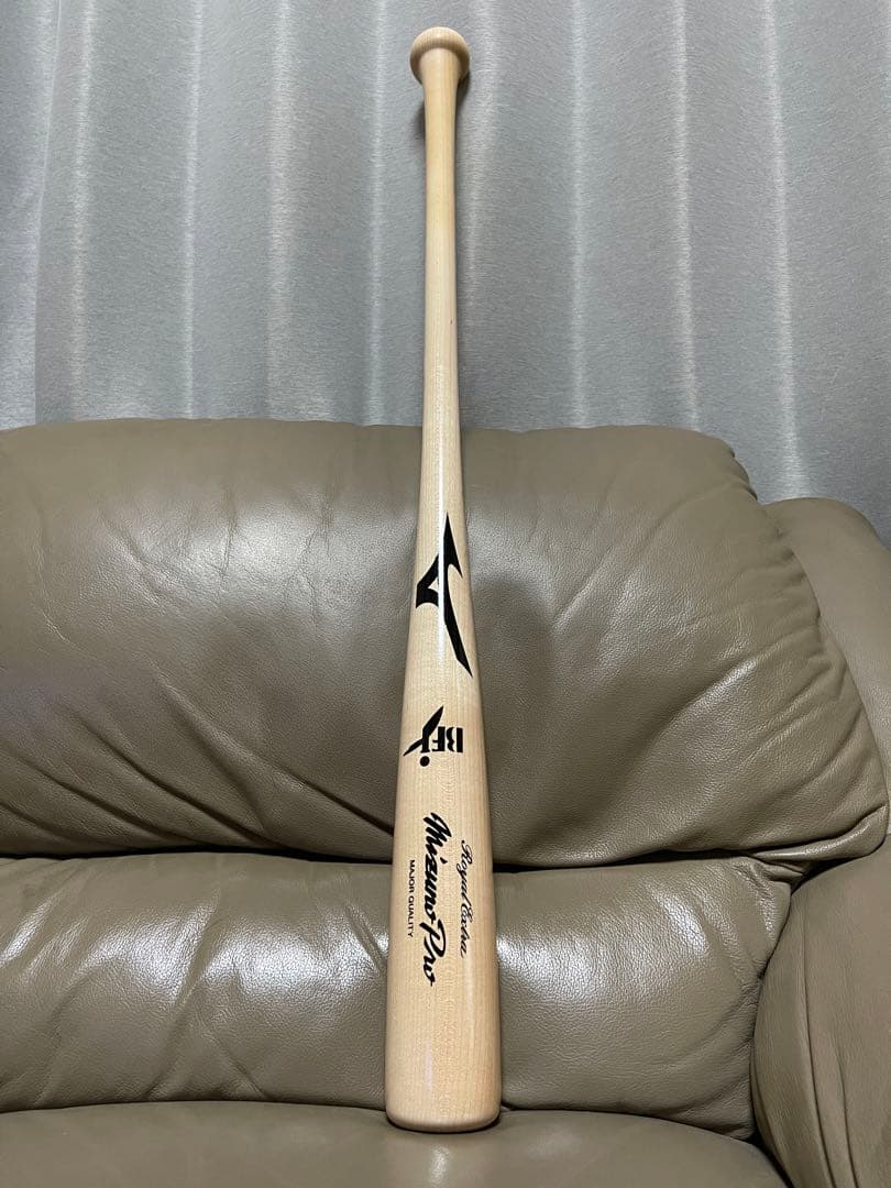 ソフトバンクホークス 近藤健介選手型(KK)MIZUNO Pro硬式木製バット