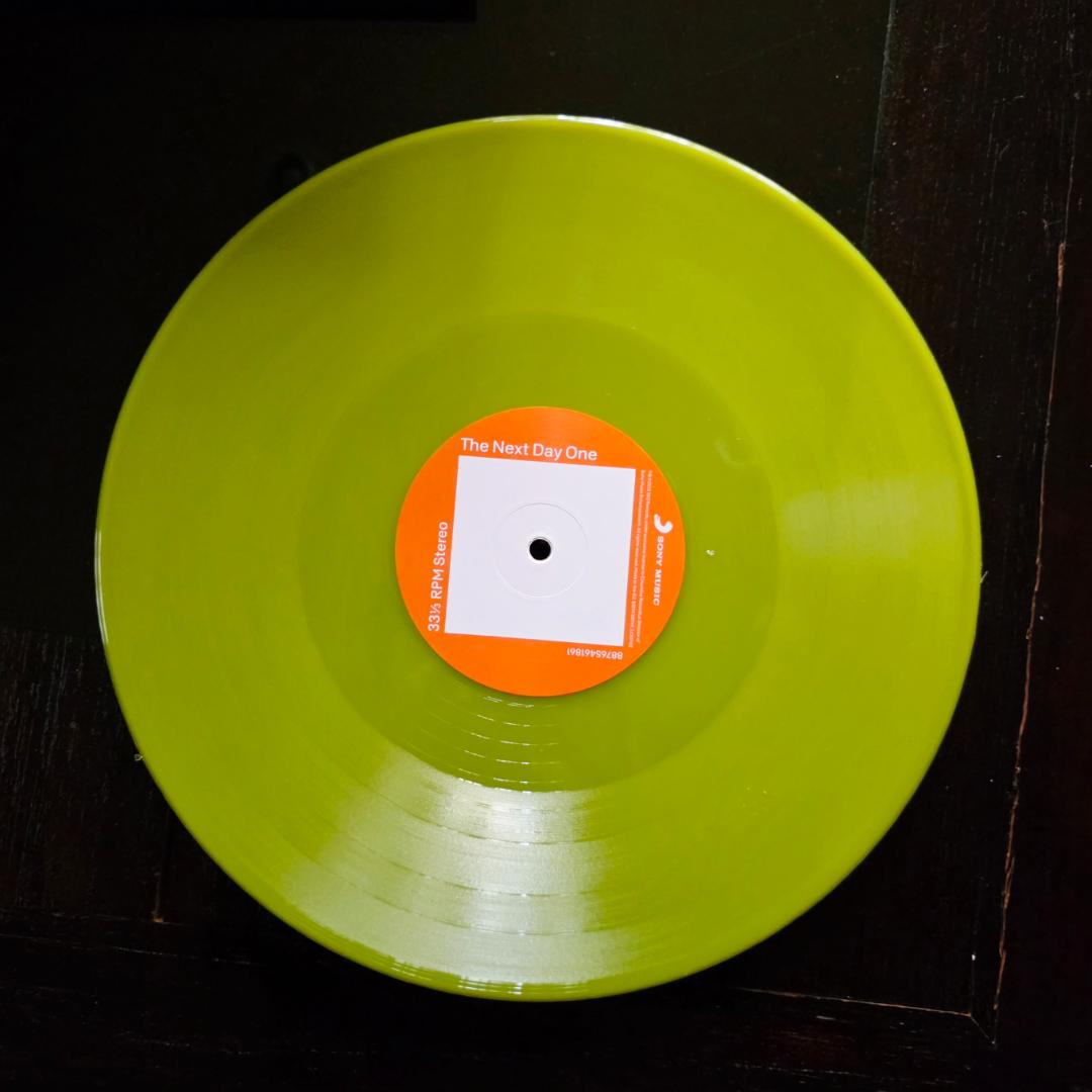 美品 デヴィッドボウイ 「The Next Day」 カラー2枚組LP - メルカリ