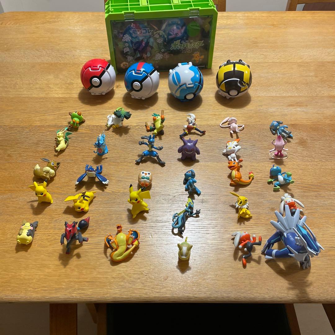 ポケモン モンコレ30個入り（ケース付き）モンスターボール4個セット