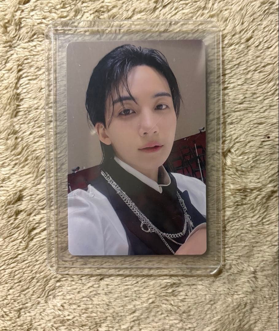 17 is right here yzy 1.0 ジョンハン トレカ - メルカリ