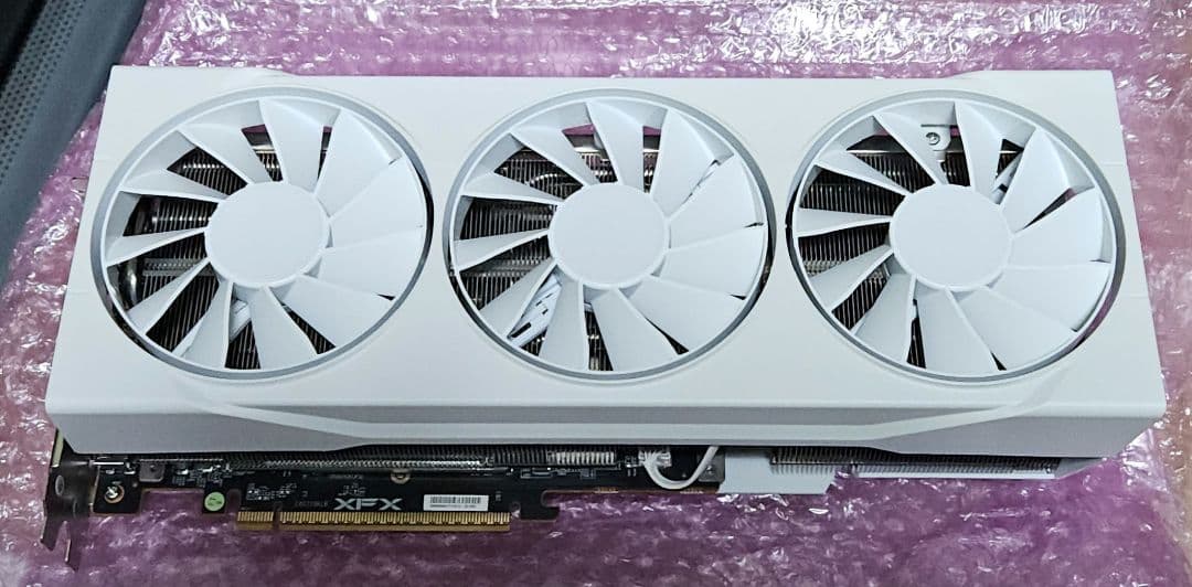 XFX Swift Radeon RX9070XT ホワイト XFX Swift AMD Radeon RX 9070XT White Triple Fan Gaming Edition