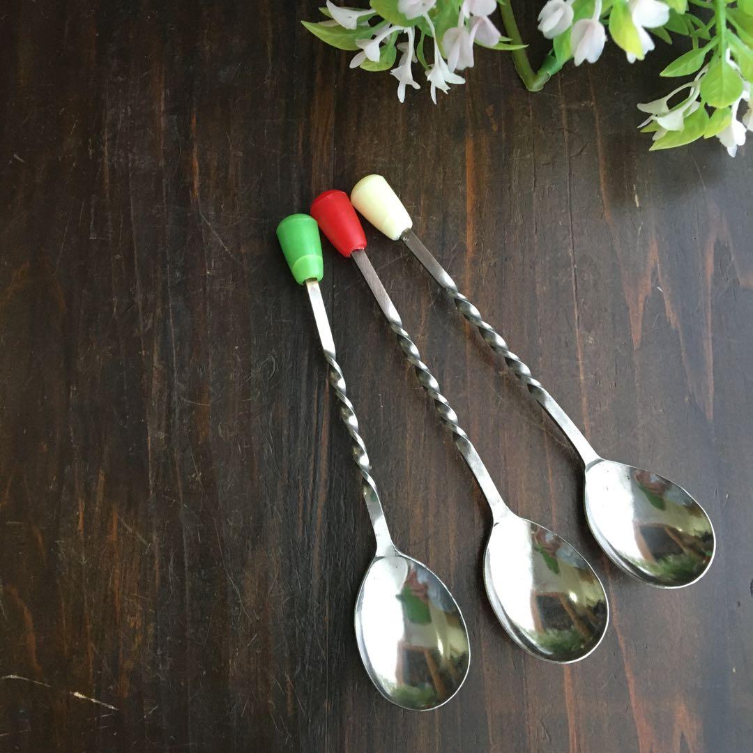 昭和レトロ♪ねじねじスプーン 3色3本 - メルカリ