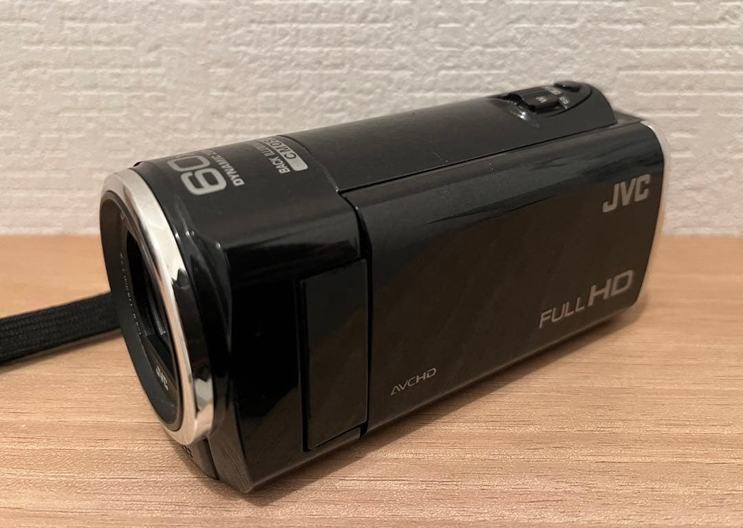 JVC フルHDビデオカメラ　Everio　GZ-E170-B【送料込み】 Amazon.co.jp: JVC Everio 8GB内蔵メモリー フルハイビジョンビデオ
