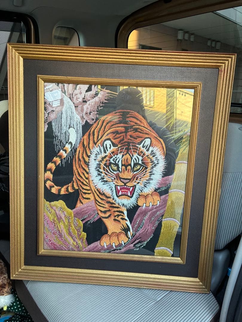 虎の刺繍？絵 額縁 - メルカリ