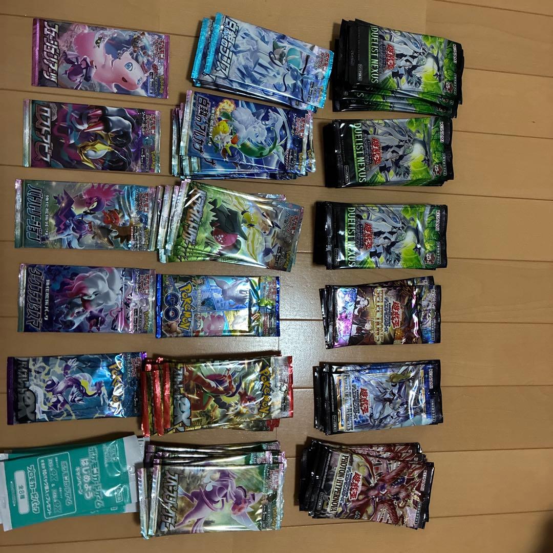 と*定様 ポケカ、遊戯王　バラパック　まとめ売り　138パック と*定様 ポケカ、遊戯王 バラパック まとめ売り 138パック