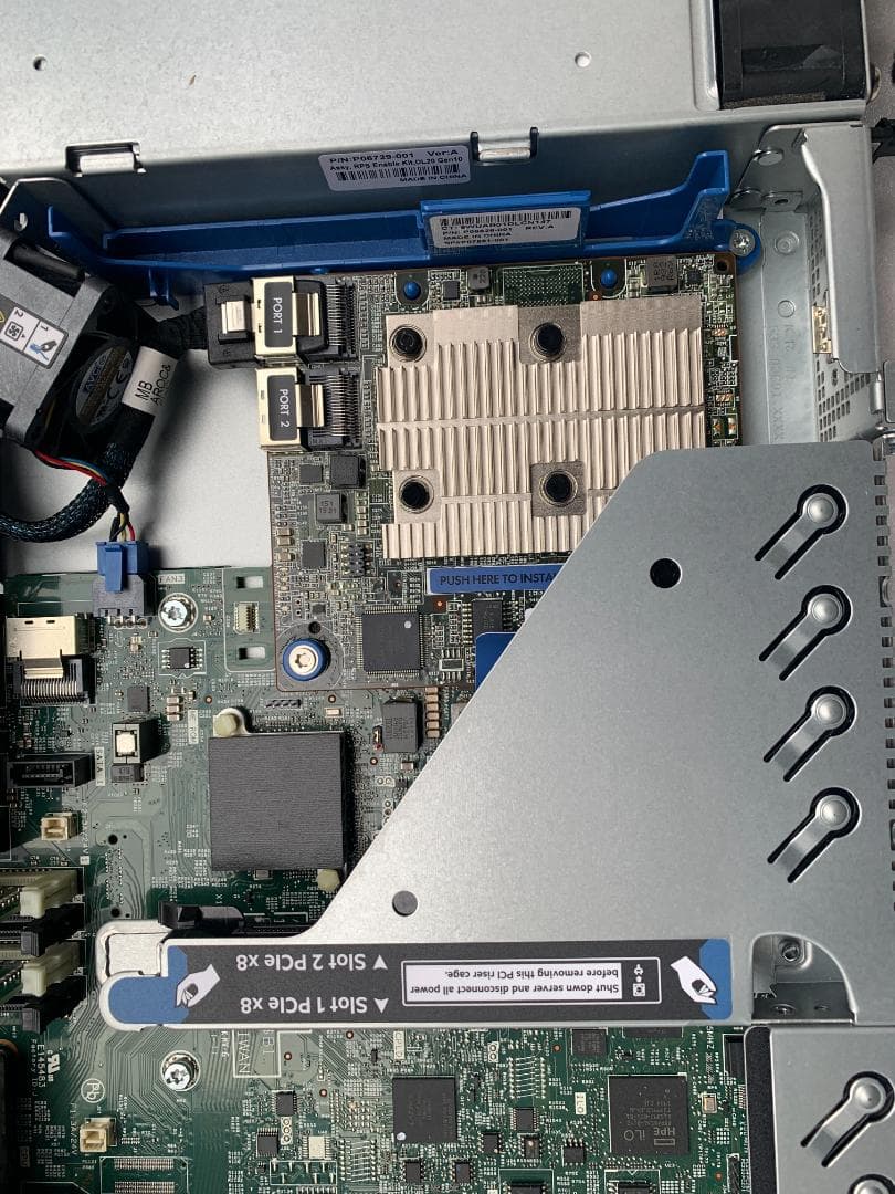 サーバー HP ProLiant DL20 Gen10 3.5GHz 32GB 4TB