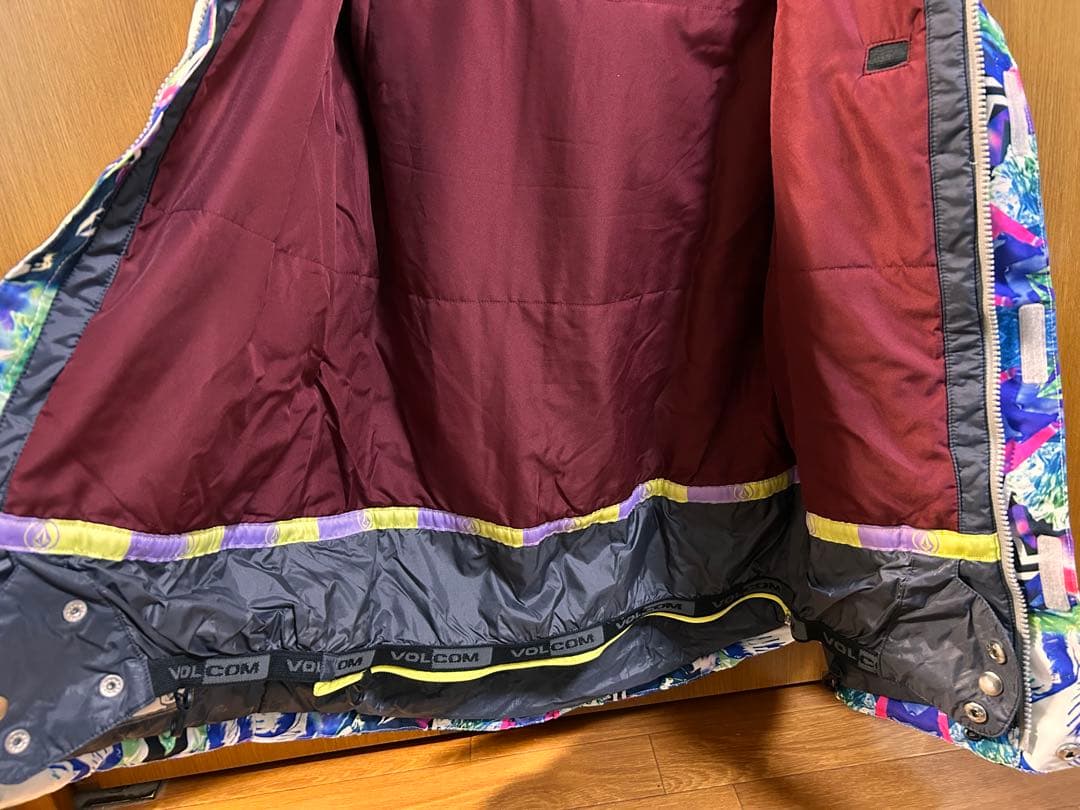 Volcom スノーボードジャケット マルチカラー - メルカリ