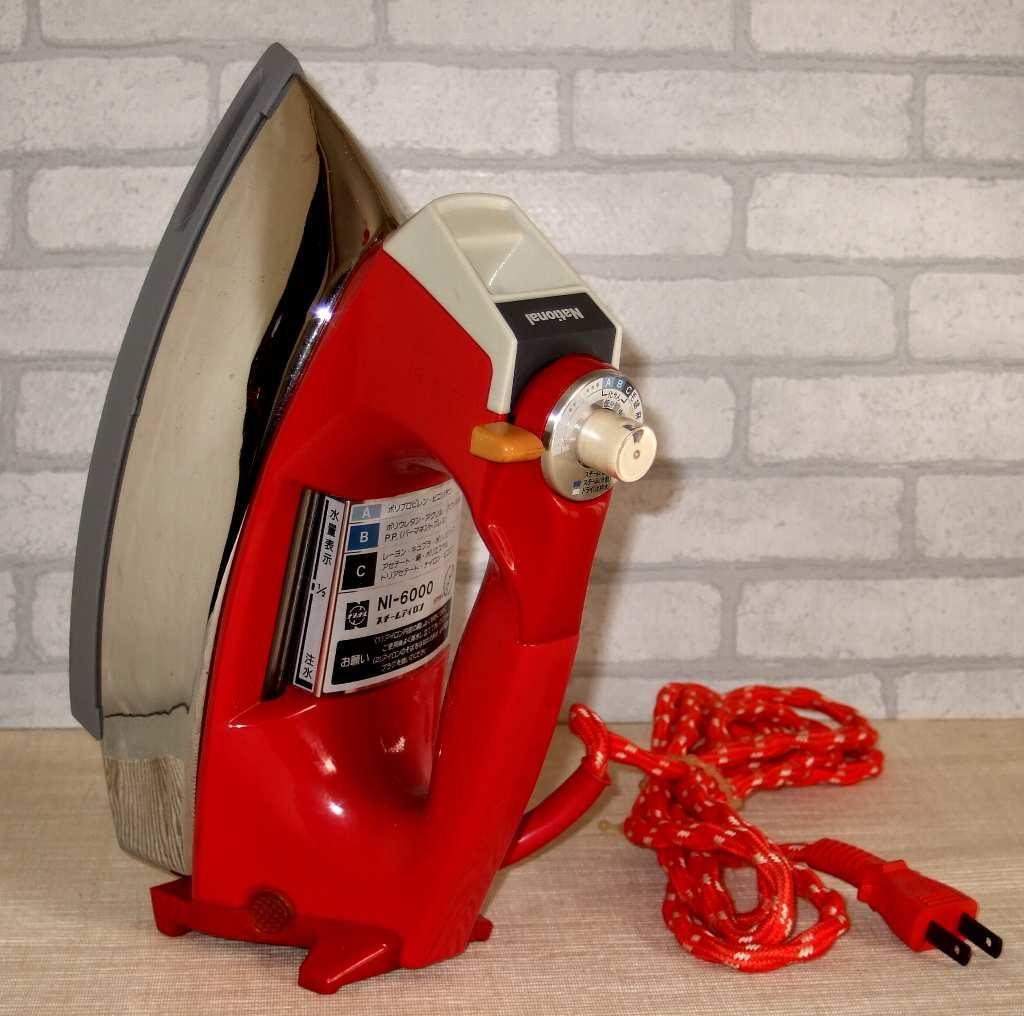ナショナル 昭和レトロな赤いスチームアイロン NI-6000 ナショナル 昭和レトロな赤いスチームアイロン NI-6000 - メルカリ