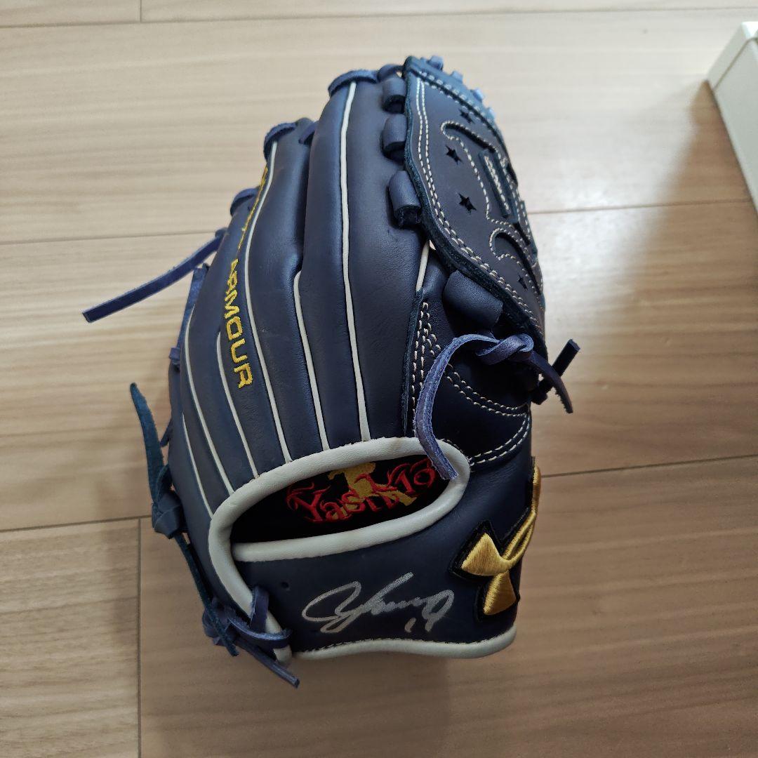 ひろき 山崎康晃Under Armour 野球グローブ ネイビー UNDER ARMOUR（アンダーアーマー） 未使用品 山崎康晃モデル 野球