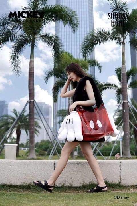 ミッキーマウス お手手 ディズニー クッション 海外限定 ライフ