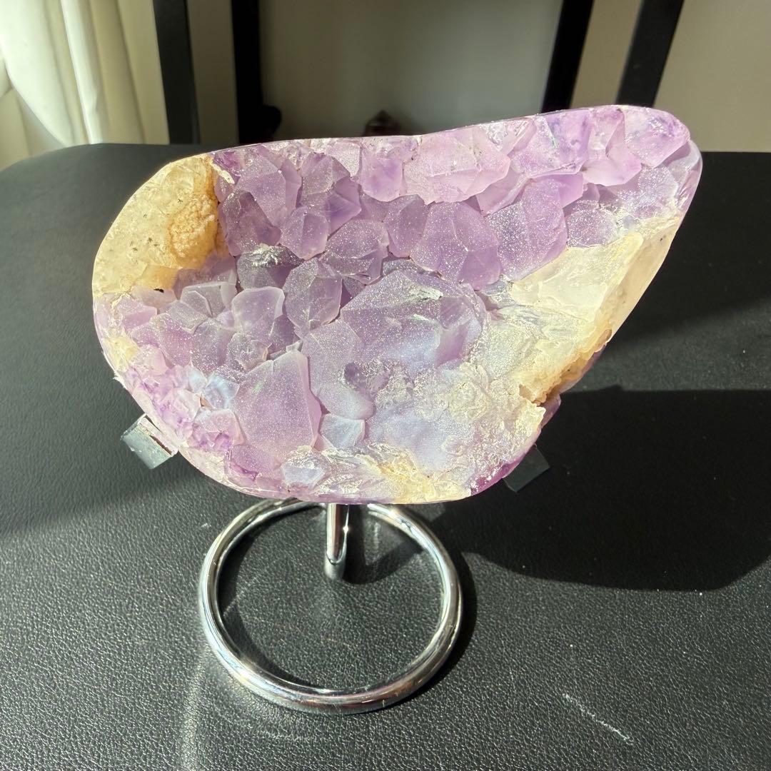 天然石カルサイト共生シュガーアメジストのクラスター 置物NO.022405