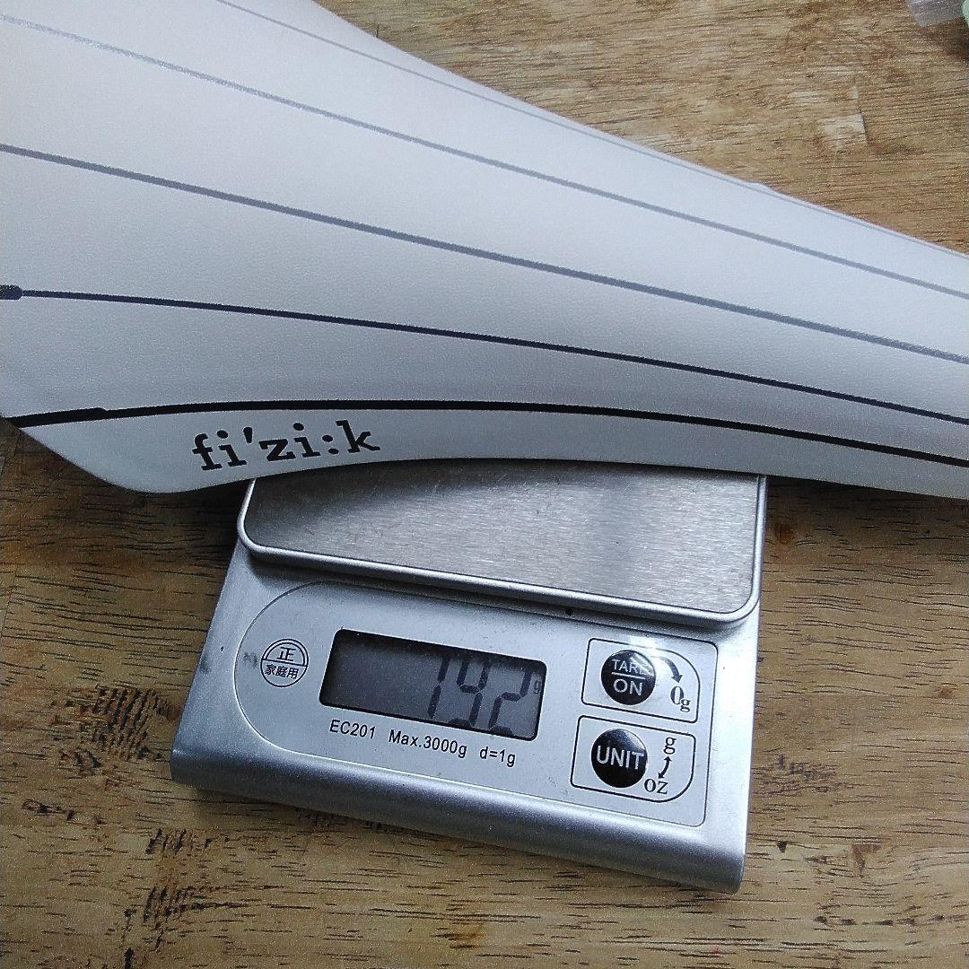 新品未使用 fi'zi:k Volta R1 カーボン サドル192g ホワイト - メルカリ