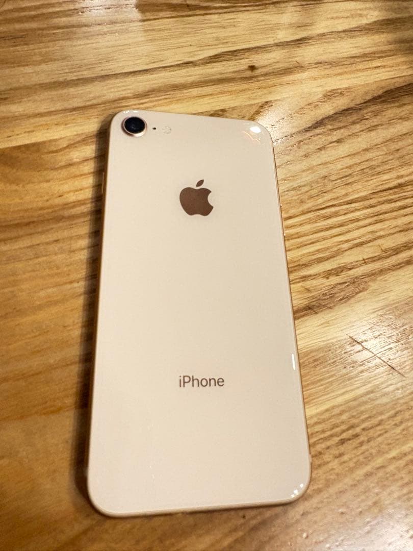 Apple iPhone 8 64GB ゴールド 中古品本体のみ - メルカリ