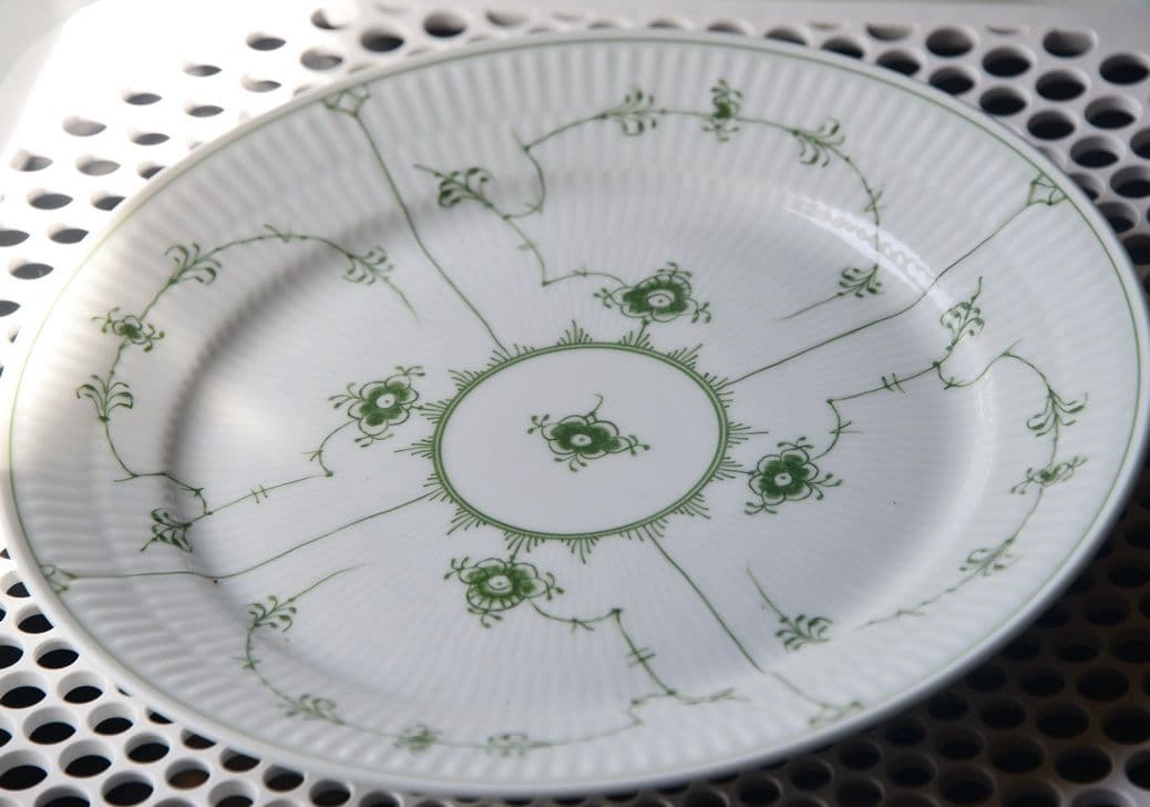 ロイヤルコペンハーゲン グリーンフルーテッド 皿 グリーンフルーテッド プレイン プレート 25cm|ロイヤル