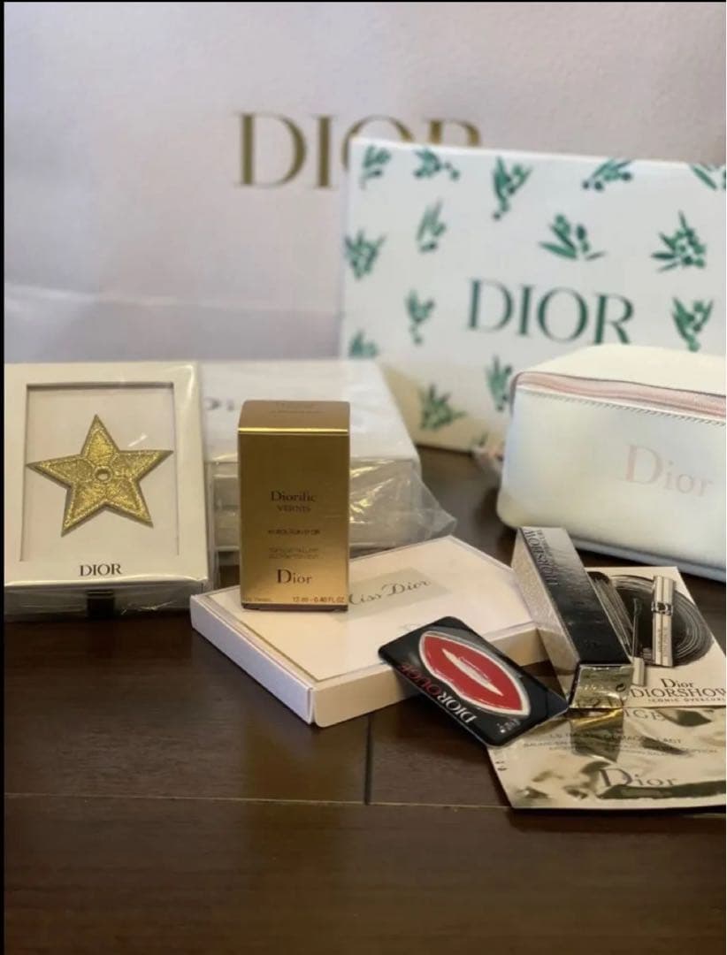 Dior J'adore Eau de Parfum トラベルスプレー Christian Dior J'adore Eau De Parfum Travel Spray | Sample