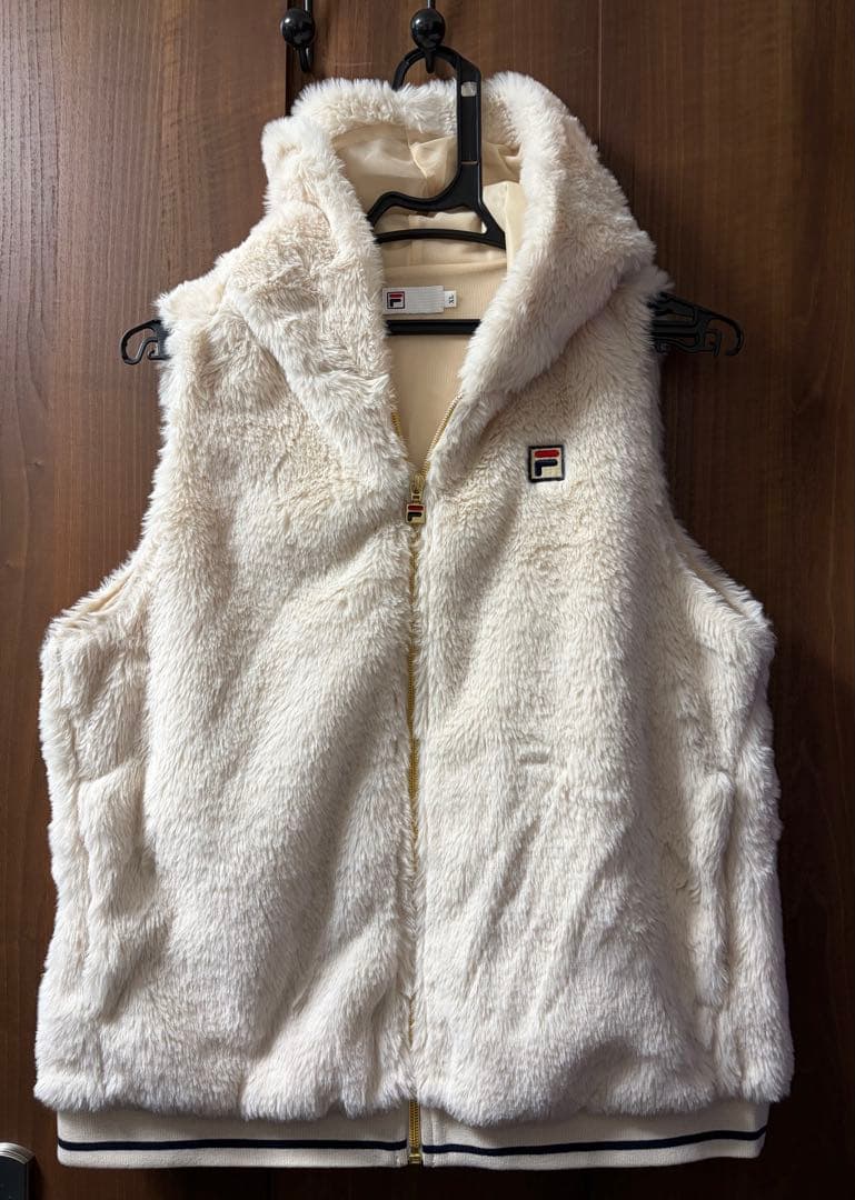 FILA フード付きベスト（レディース） オフホワイト XLサイズ - メルカリ