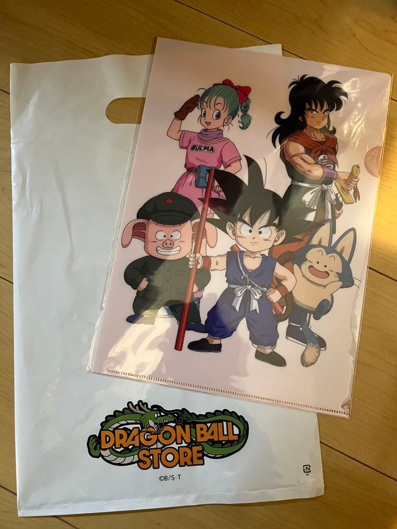 ドラゴンボールクリアファイル A4サイズ ストア 孫悟空 ブルマ