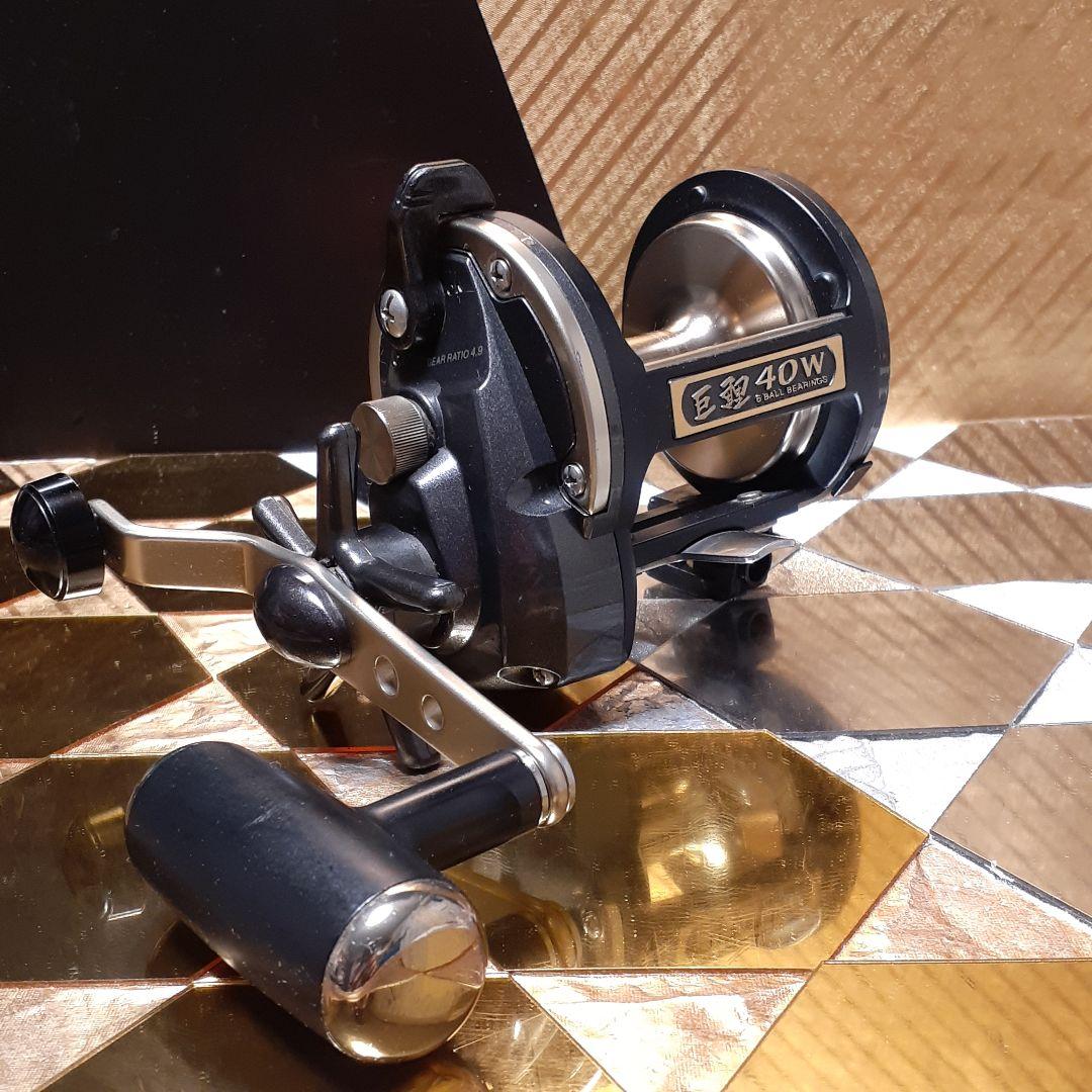 ダイワ 巨鯉 40W ベイトリール 遠投釣り 石鯛 イシダイ美品 - メルカリ