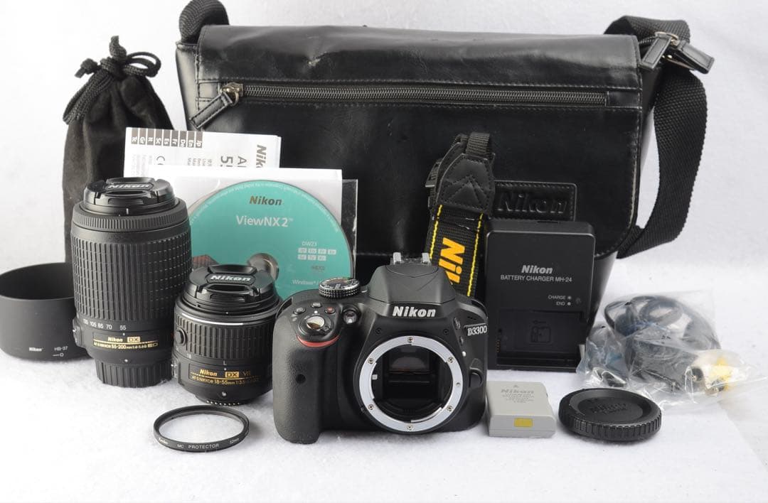 □ 美品 □ Nikon D3300 ダブルズームキット 《 S数3590回 》