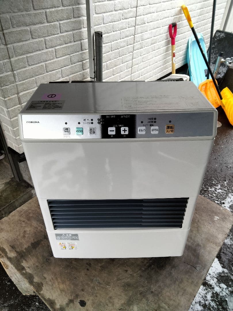 札幌発コロナFF温風石油ストーブ！品番「FF‐VG4214S」2014年式中古①