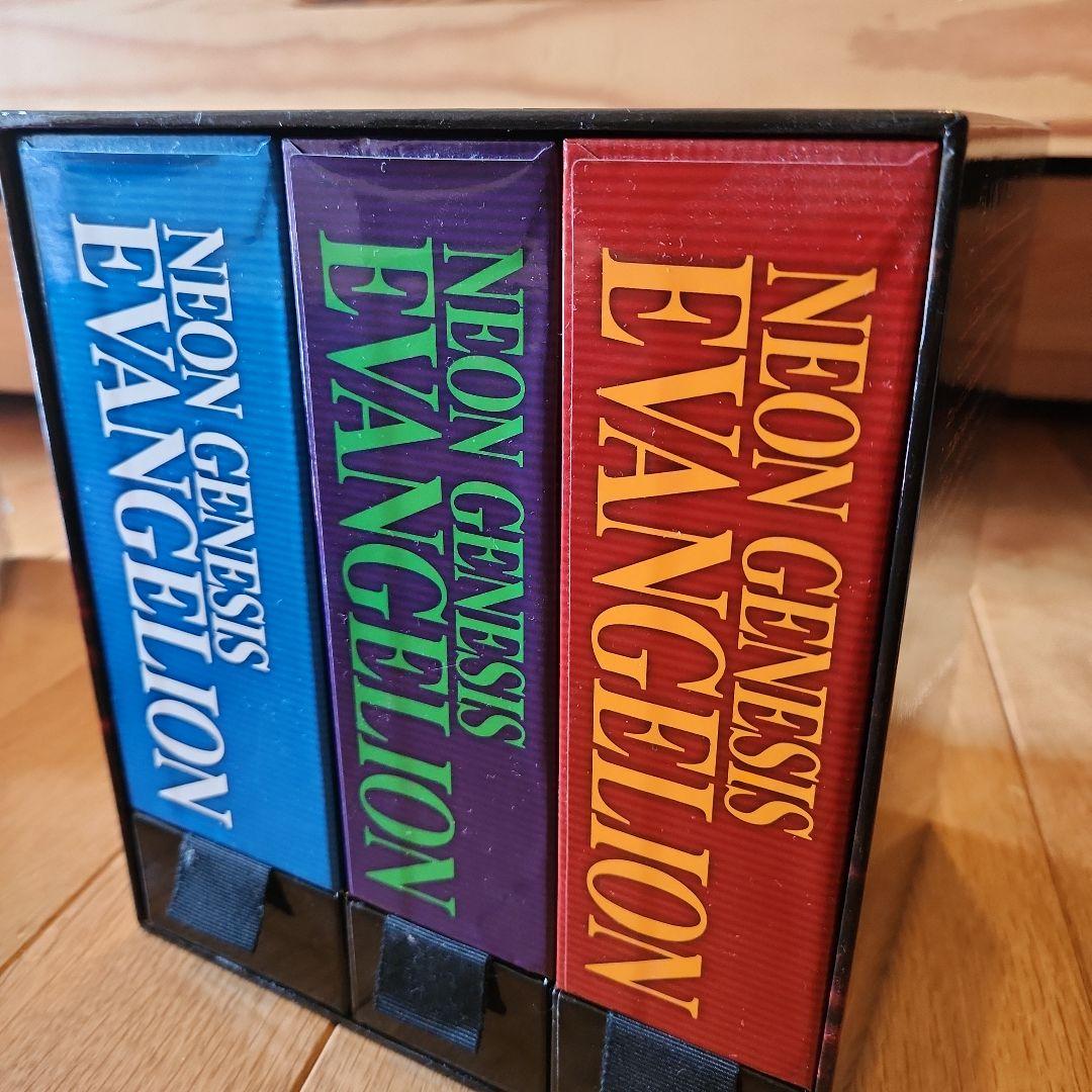 新世紀エヴァンゲリオンDVDボックス　日テレ限定版 Amazon.co.jp: 日テレ限定 新世紀エヴァンゲリオンDVDボックス : DVD