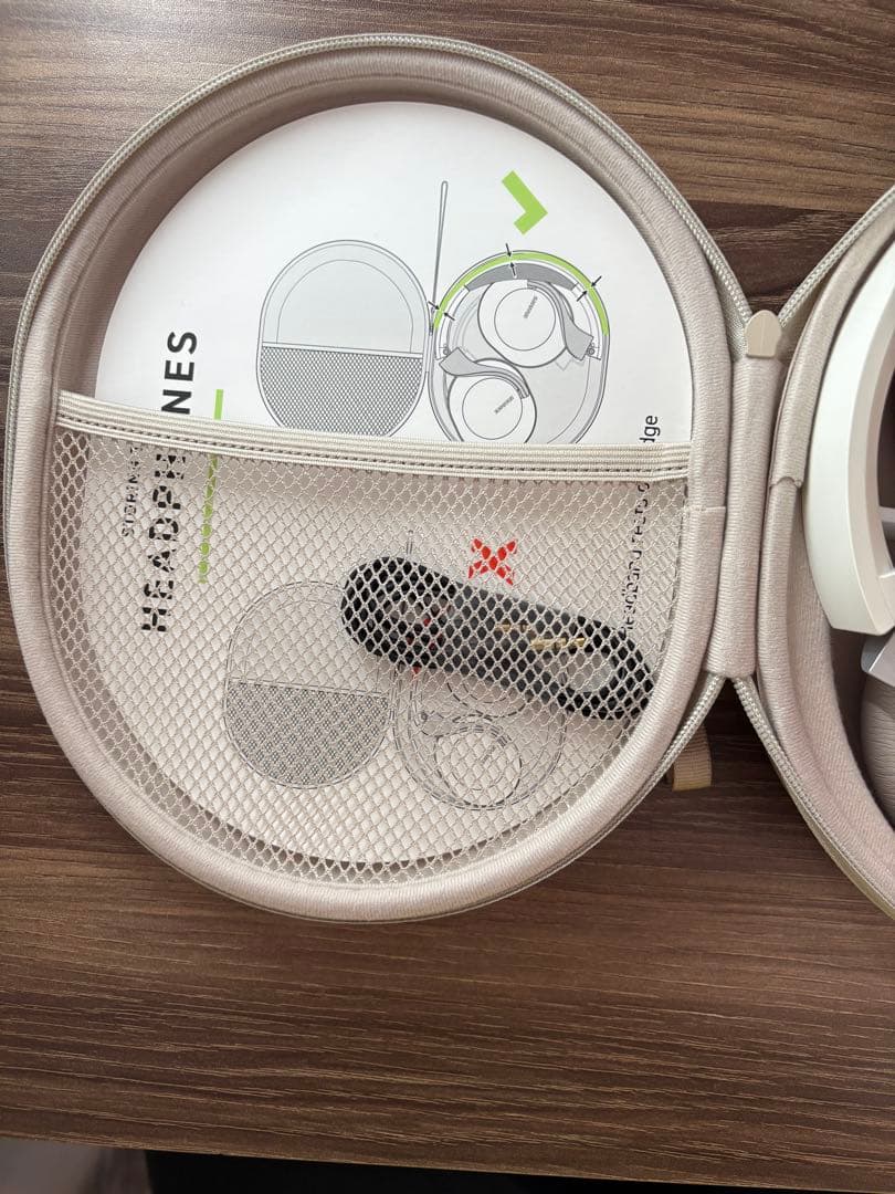 r*4様 Shureワイヤレスヘッドホン AONIC40 (白) - メルカリ