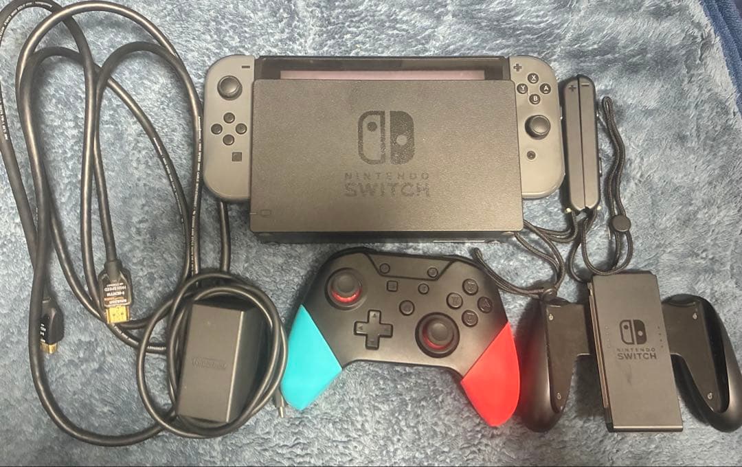 Nintendo switch 初期型 本体 グレー 無線コンSDカード付き - メルカリ